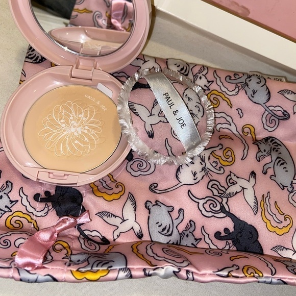 Paul & Joe Japan Limited Cat Edition Powder Set - Picture 5 of 7